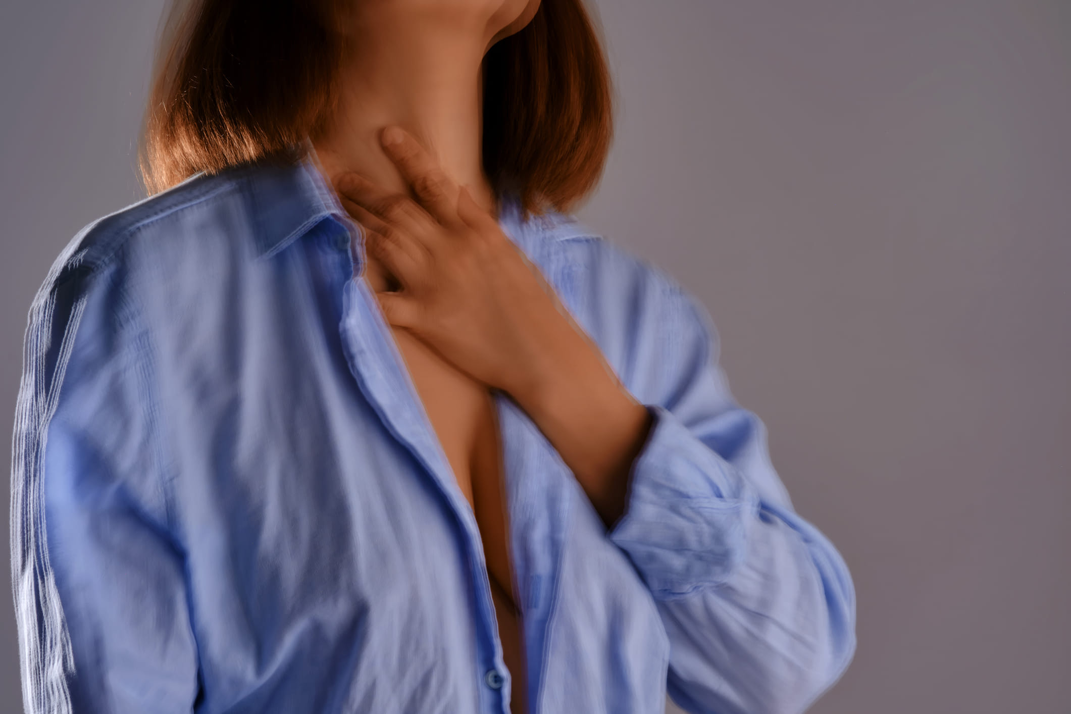 കൃത്യമായി മരുന്നുകൾ കഴിക്കുന്നതിനൊപ്പം ശരിയായ ഭക്ഷണക്രമം കൂടി പിന്തുടർന്നാൽ മാത്രമെ തൈറോയിഡിനെ തടയാനാകു. തൈറോയിഡ് ആരോഗ്യത്തിന് മികച്ച സൂപ്പർഫുഡുകൾ ഏതൊക്കെയാണെന്ന് നോക്കാം. തൈറോയിഡ് ആരോഗ്യത്തിന് ഏറ്റവും മികച്ച ഒന്നാണ് നെല്ലിക്ക. ഇതിലടങ്ങിയിരിക്കുന്ന വിറ്റാമിൻ സി പ്രതിരോധശേഷി വർദ്ധിപ്പിക്കുകയും ശരീരത്തിലെ വിഷാംശങ്ങളെ പുറന്തള്ളുകയും ചെയ്യുന്നു.
