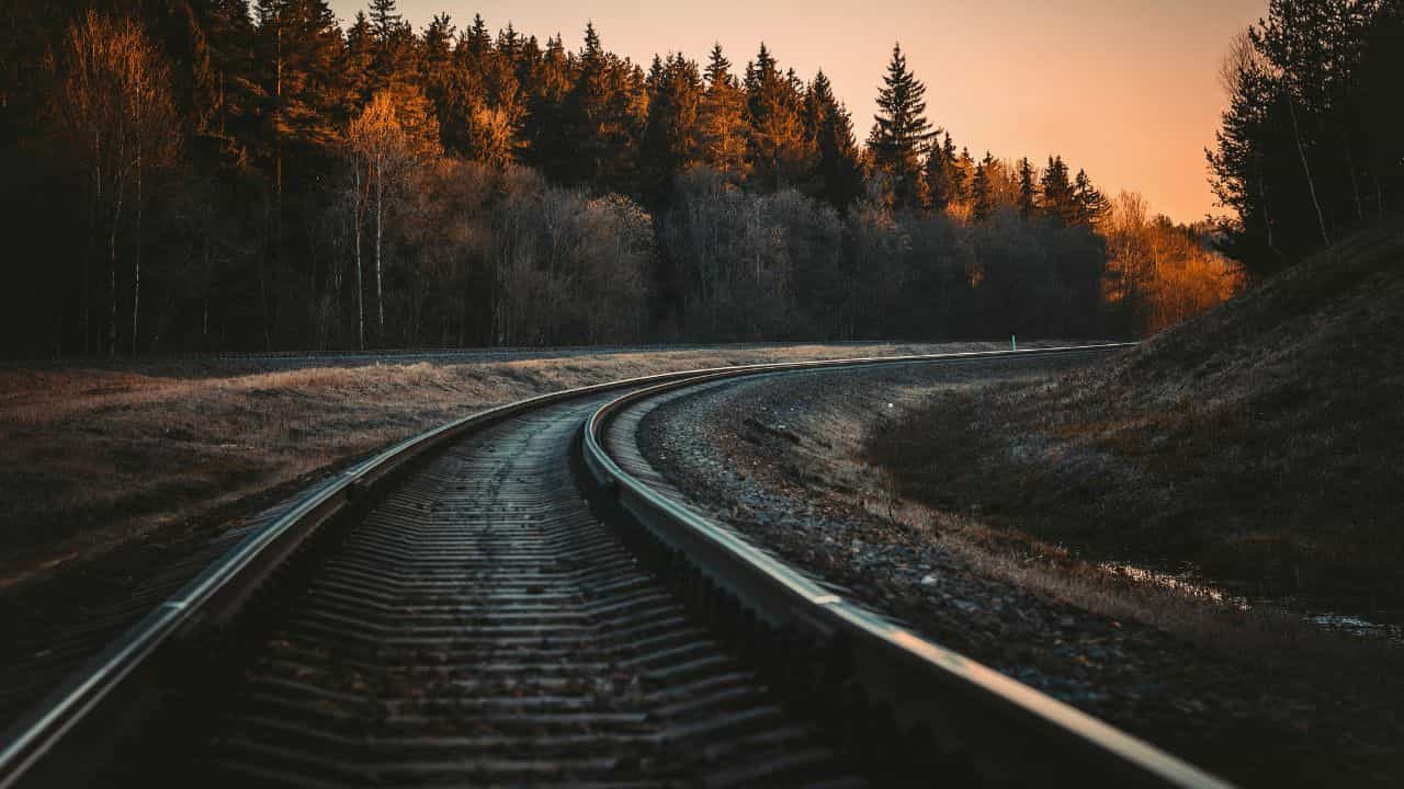 Sabarimala rail line: മലയോരവാസികളുടെ കാത്തിരിപ്പ് ഇതിനായിരുന്നു, അങ്കമാലി – എരുമേലി ശബരി റെയിൽപ്പാത വന്നാൽ മാറുന്നത് എന്ത്?