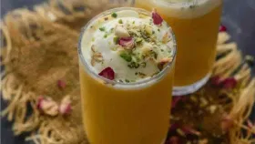 പാലും പഴങ്ങളും ഒന്നിച്ചു കഴിക്കാമോ? ആശങ്കയും ശാസ്ത്രീയ സത്യവും