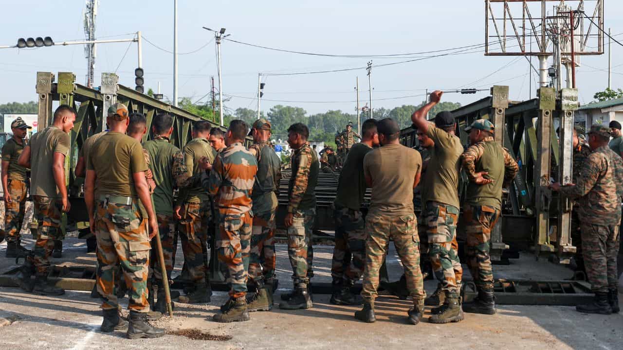 Indian Army Jobs: എൻസിസിക്കാർക്ക് പരീക്ഷ ഇല്ലാതെ ഇന്ത്യൻ ആർമിയിൽ ഓഫീസറാകാം; രജിസ്ട്രേഷൻ ഇന്ന് മുതൽ Indian Army Jobs: എൻസിസിക്കാർക്ക് പരീക്ഷ ഇല്ലാതെ ഇന്ത്യൻ ആർമിയിൽ ഓഫീസറാകാം; രജിസ്ട്രേഷൻ ഇന്ന് മുതൽ