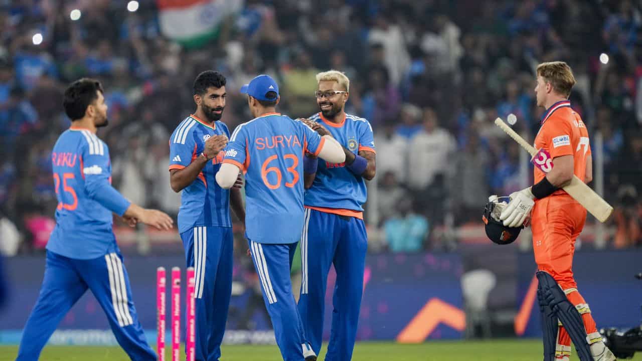 T20 World Cup 2026 : ഡച്ച് പരീക്ഷ കഴിഞ്ഞു! ഇനി സൂപ്പർ പോരാട്ടം; നെതർലാൻഡ്സിനെതിരെ ഇന്ത്യക്ക് 17 റൺസ് ജയം T20 World Cup 2026 : ഡച്ച് പരീക്ഷ കഴിഞ്ഞു! ഇനി സൂപ്പർ പോരാട്ടം; നെതർലാൻഡ്സിനെതിരെ ഇന്ത്യക്ക് 17 റൺസ് ജയം