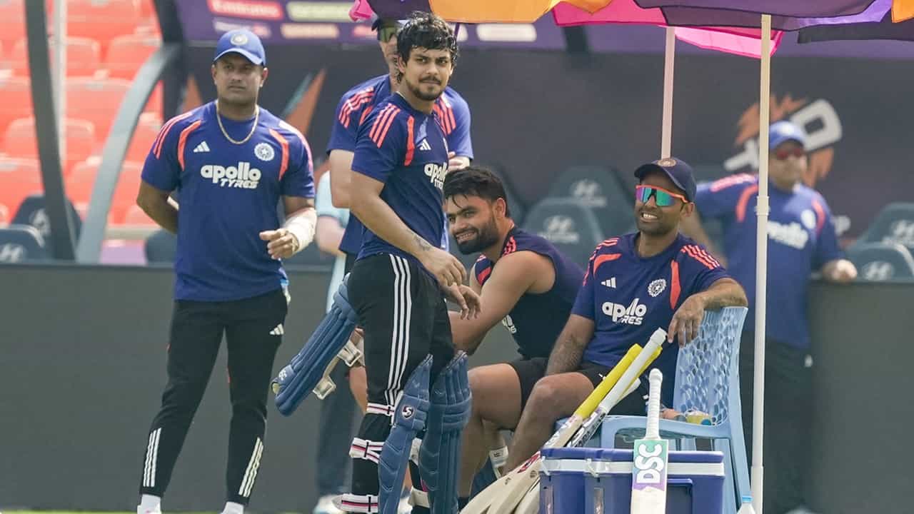 India vs South Africa: അപ്പോള്, എങ്ങനെയാ മത്സരത്തിനിടെ മഴ പെയ്യുമോ? സൂപ്പര് എട്ടില് പേടിക്കാനില്ല India vs South Africa: അപ്പോള്, എങ്ങനെയാ മത്സരത്തിനിടെ മഴ പെയ്യുമോ? സൂപ്പര് എട്ടില് പേടിക്കാനില്ല