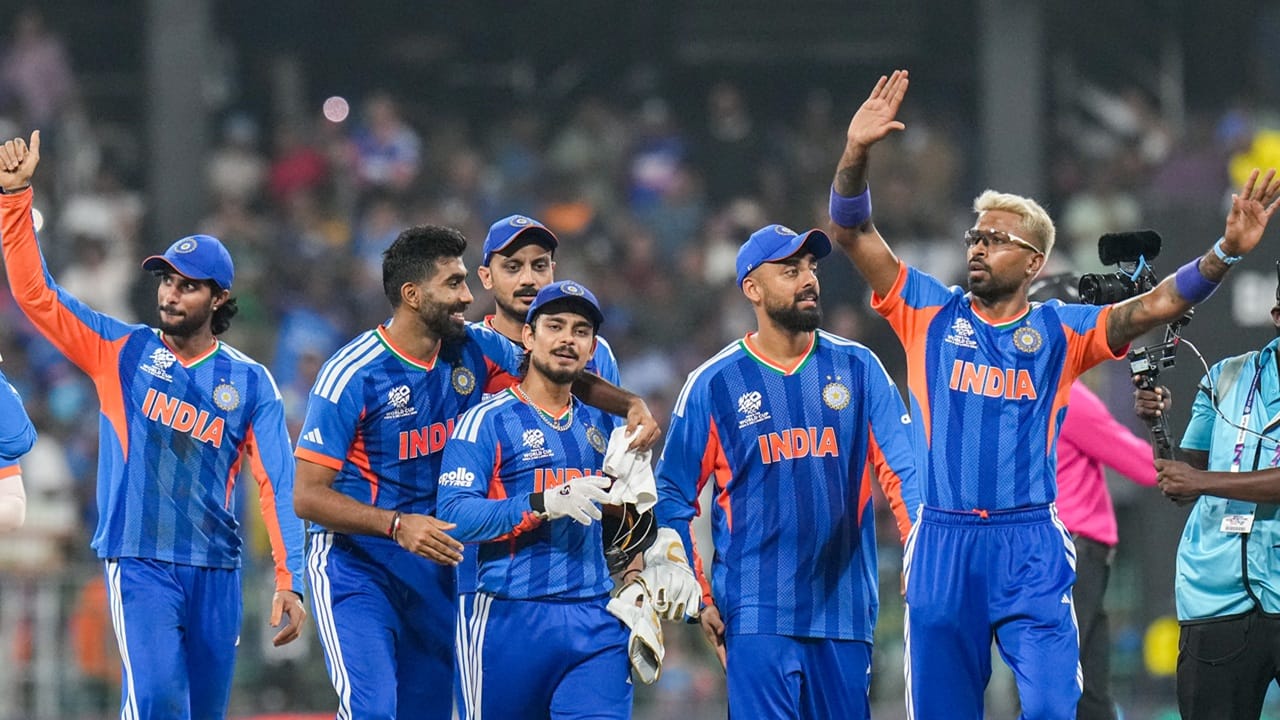 ടി20 ലോകകപ്പിലെ സൂപ്പര് എട്ട് ചിത്രം ഏറെക്കുറെ വ്യക്തമായി. എട്ട് സ്ഥാനങ്ങളിലെ ഏഴു ടീമുകളുടെ കാര്യത്തില് തീരുമാനമായി. ഇനി ഒരു സ്പോട്ട് ആണ് ബാക്കിയുള്ളത് (Image Credits: PTI).