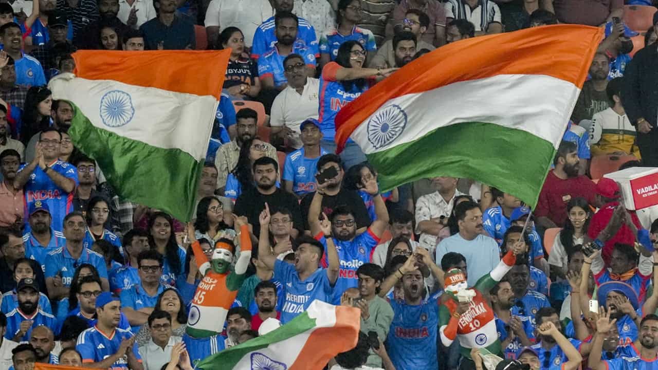 T20 World Cup 2026: സെമി ഫൈനല് വേദി തീരുമാനിക്കുന്നത് പാകിസ്ഥാന്റെയും ലങ്കയുടെയും ജയ-പരാജയങ്ങള്; ടിക്കറ്റ് എടുത്തവര് എന്തു ചെയ്യും? T20 World Cup 2026: സെമി ഫൈനല് വേദി തീരുമാനിക്കുന്നത് പാകിസ്ഥാന്റെയും ലങ്കയുടെയും ജയ-പരാജയങ്ങള്; ടിക്കറ്റ് എടുത്തവര് എന്തു ചെയ്യും?