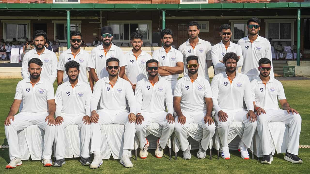 Ranji Trophy: ചരിത്ര നിമിഷം! രഞ്ജി ട്രോഫിയില്‍ കന്നിക്കിരീടം സ്വന്തമാക്കി ജമ്മു കശ്മീര്‍