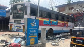 മാവേലിക്കരയിൽ ബസ് ഓടിക്കുന്നതിനിടെ ഡ്രൈവർക്ക് ഹൃദയാഘാതം വന്ന്...