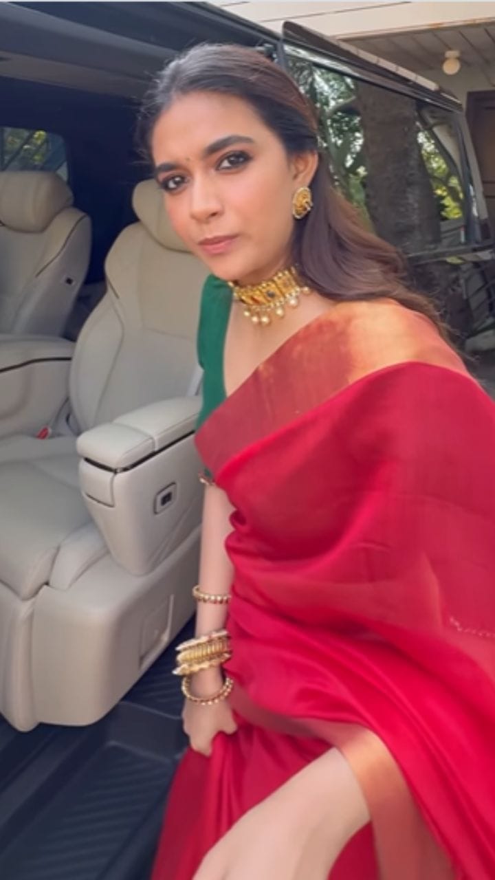 പൂവ് സൂപ്പറായിട്ടുണ്ട്! ആരാധകൻ പറഞ്ഞത് കേട്ട് ഞെട്ടി കീർത്തി സുരേഷ്