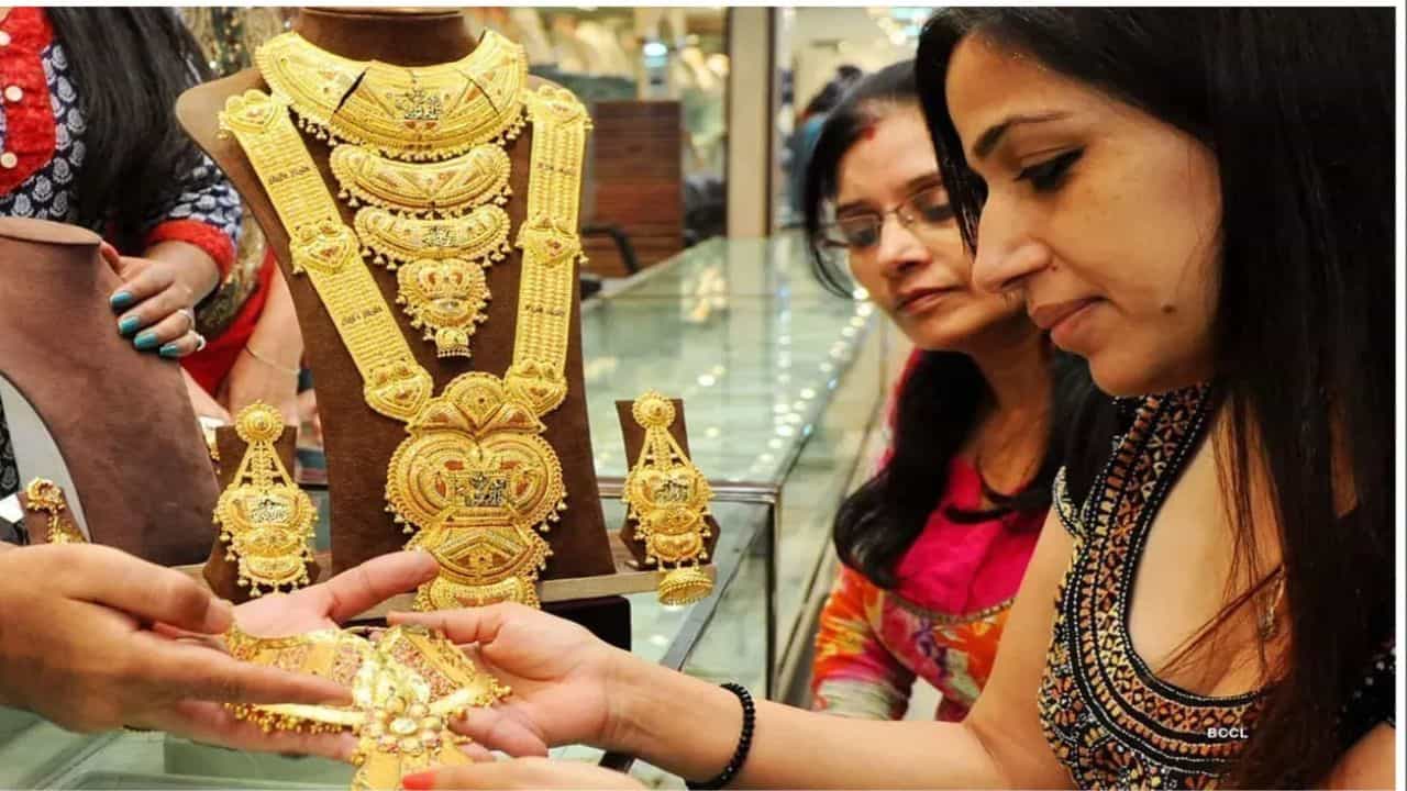 Kerala Gold Rate: മുന്നോട്ടോ... പിന്നോട്ടോ? ഇന്നത്തെ സ്വർണ്ണനിരക്ക്