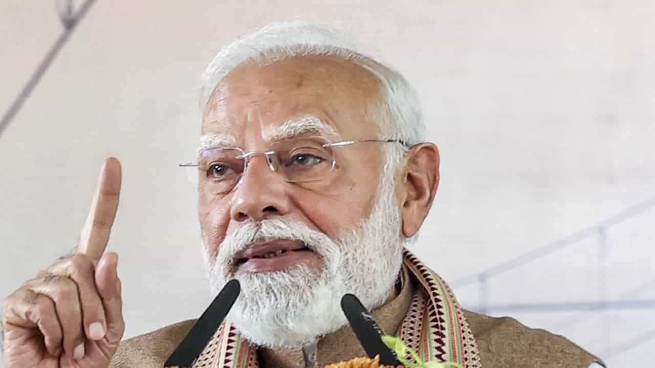 PM Modi: മോദി ഇസ്രായേലിലേക്ക്, നെതന്യാഹുവുമായി കൂടിക്കാഴ്ച; സഹകരണം ശക്തമാക്കാന് ഇരുരാജ്യങ്ങളും PM Modi: മോദി ഇസ്രായേലിലേക്ക്, നെതന്യാഹുവുമായി കൂടിക്കാഴ്ച; സഹകരണം ശക്തമാക്കാന് ഇരുരാജ്യങ്ങളും