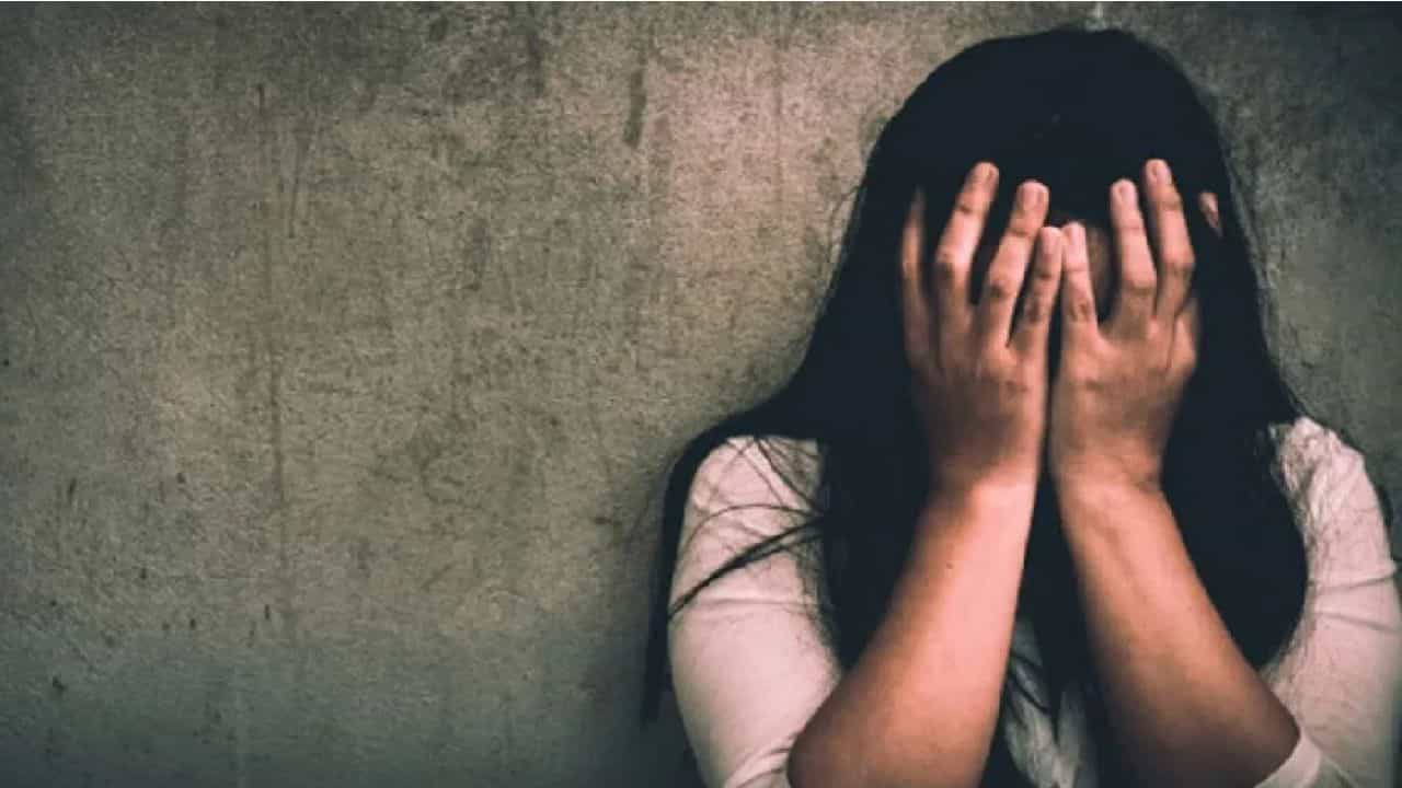 Odisha Student Assault by Teachers: ഏഴാം ക്ലാസ് വിദ്യാർത്ഥിനിയെ അഞ്ച് അധ്യാപകർ ചേർന്ന് കൂട്ടലാൽസംഗം ചെയ്തു Odisha Student Assault by Teachers: ഏഴാം ക്ലാസ് വിദ്യാർത്ഥിനിയെ അഞ്ച് അധ്യാപകർ ചേർന്ന് കൂട്ടലാൽസംഗം ചെയ്തു