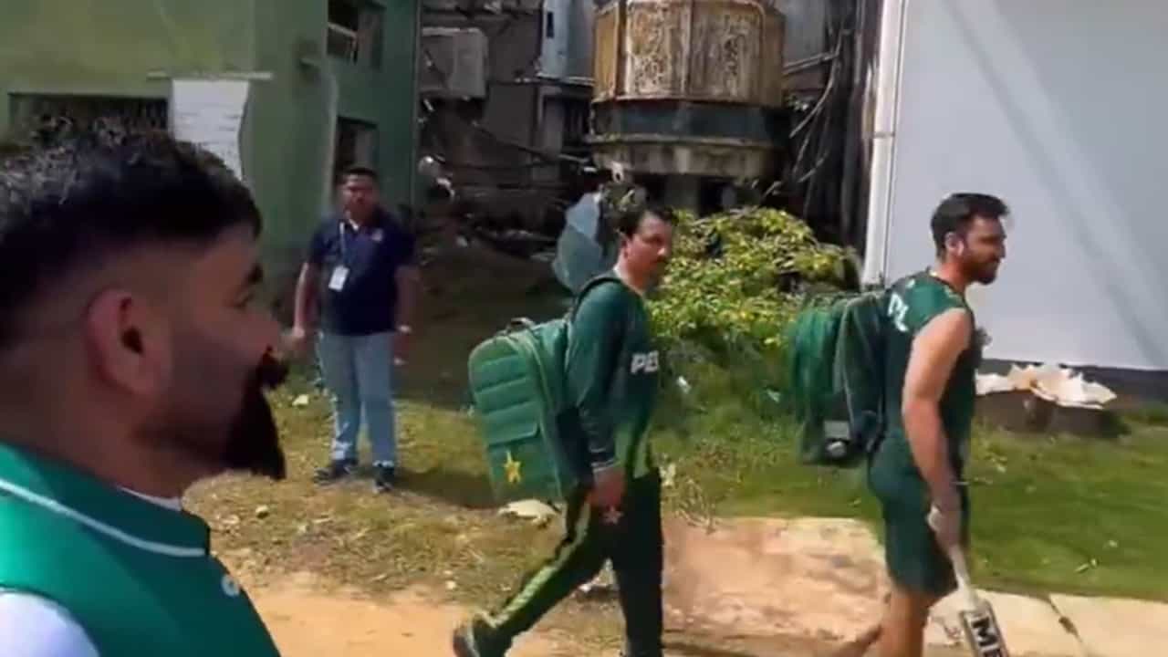 Viral Video: ഇതെന്താ, സിമന്റ് ഫാക്ടറിയോ? കൊളംബോയിലെത്തിയ പാക് ടീമിന് ലഭിച്ച സൗകര്യം കണ്ട് അമ്പരന്ന് സോഷ്യല്‍ മീഡിയ