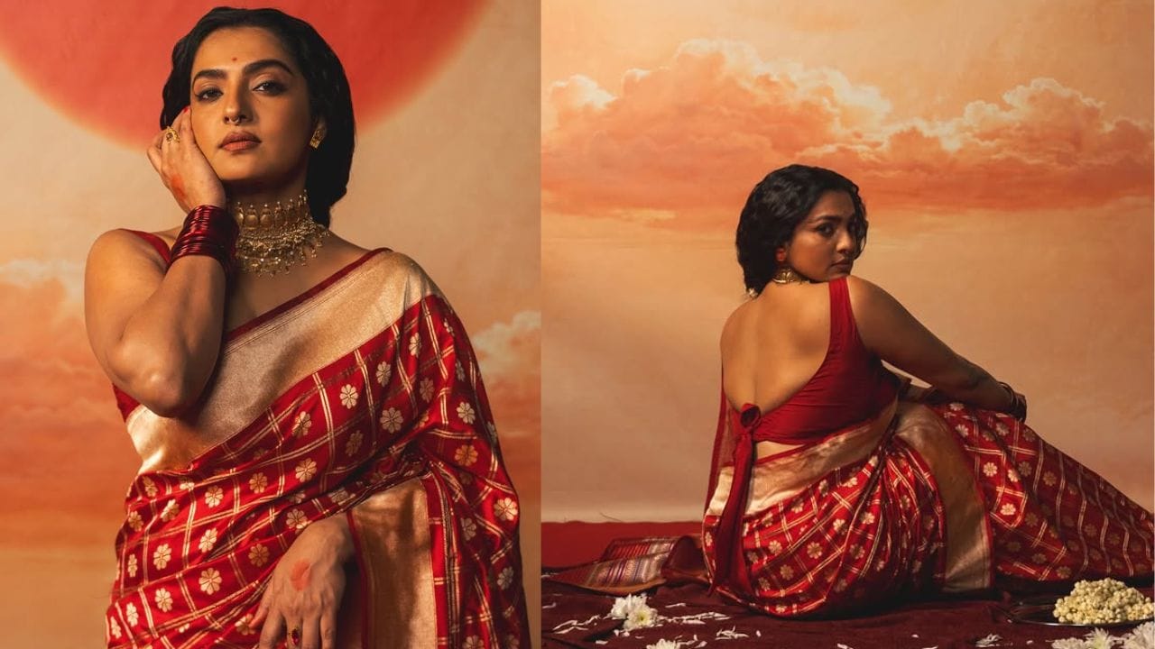 പാ രഞ്ജിത്ത് സംവിധാനം ചെയ്ത 'തങ്കലാൻ' എന്ന ചിത്രത്തിലെ പ്രകടനത്തിന് നടിയ്ക്ക് ഫിലിംഫെയർ പുരസ്‌കാരം ലഭിച്ചിരുന്നു. മാതാപിതാക്കളെ വേദിയിലേക്ക് ക്ഷണിച്ചുകൊണ്ടാണ് പാർവതി പുരസ്കാരം ഏറ്റുവാങ്ങിയത്. (PHOTO: INSTAGRAM)
