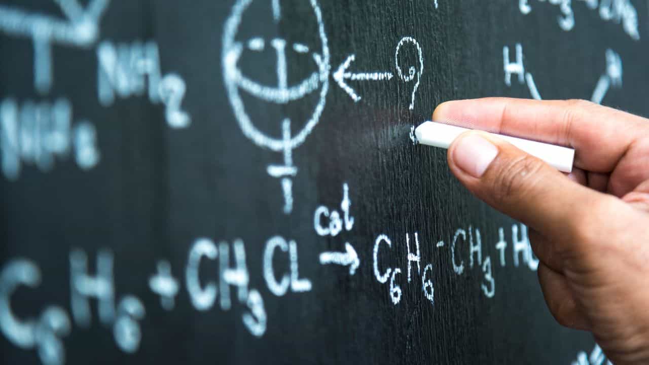 SSLC Exam 2026: എ പ്ലസ് പോക്കറ്റിലാക്കാം! എസ്എസ്എൽസി കെമിസ്ട്രിയിലെ പ്രധാന ചോദ്യങ്ങളും പഠന തന്ത്രങ്ങളും