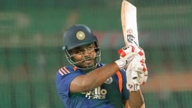 താളം കണ്ടെത്താന്‍ പാടുപെട്ട് സഞ്ജു സാംസണ്‍; പേസിനെതിരെ പതറി