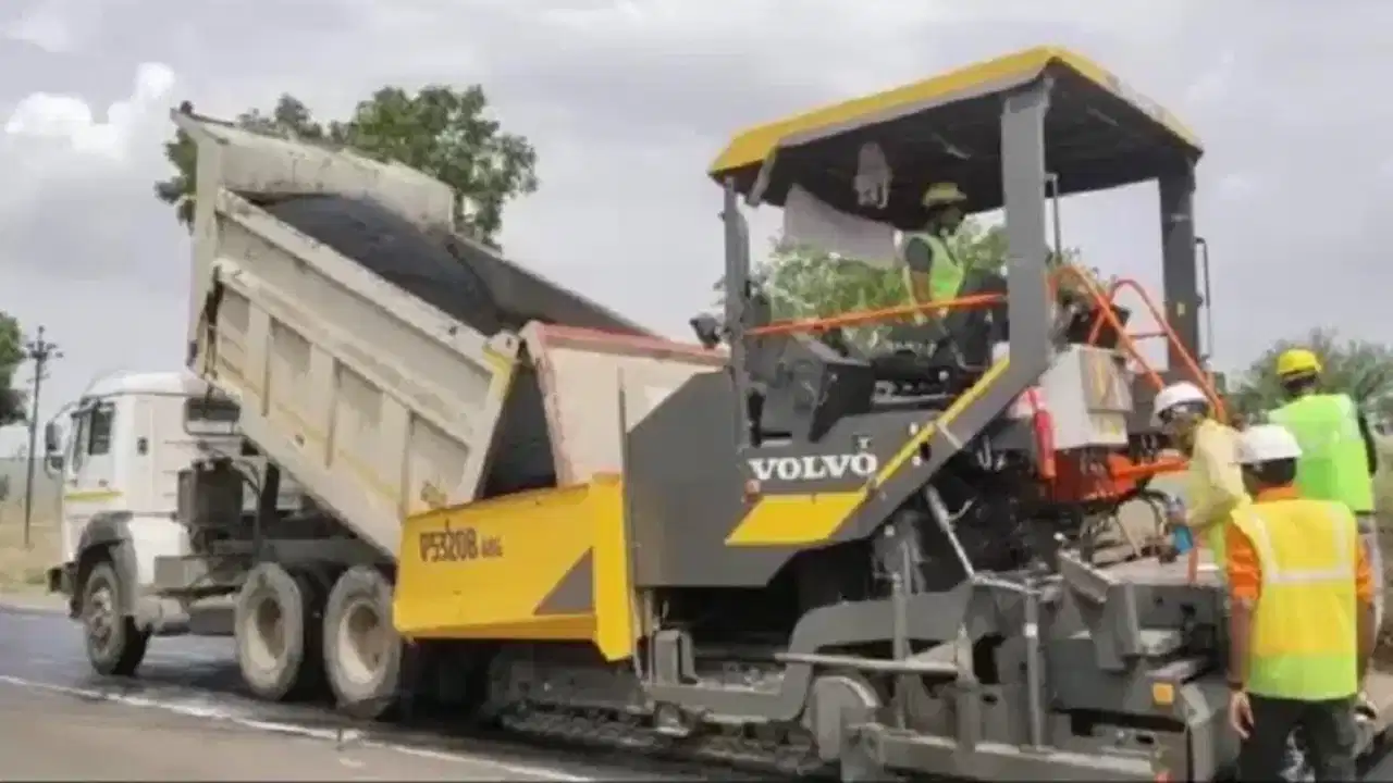 ​National highway construction: ഗതാ​ഗതക്കുരുക്കിനു പിന്നാലെ പൊടിശല്യവും, ദേശീയപാത വികസനപ്രവർത്തനം നടക്കുന്നിടത്ത് ജനരോഷം ശക്തമാകുന്നു