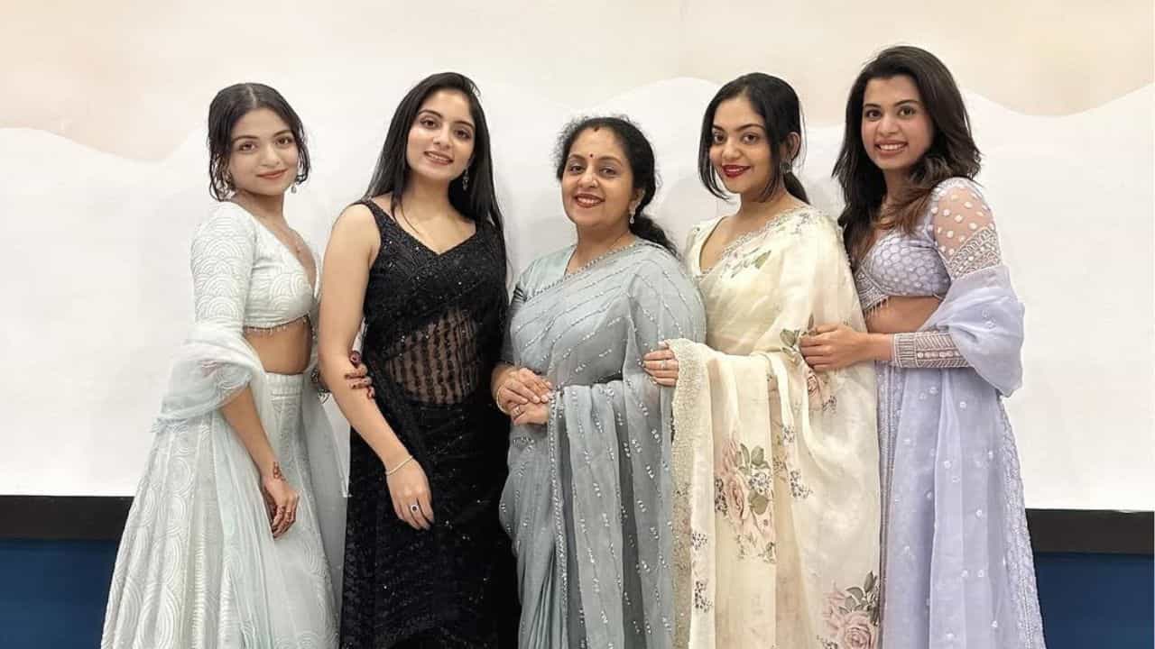 Diya Krishna: എനിക്ക് എന്റെ മക്കള്‍ ടൂവീലറില്‍ പോകുന്നത് ഇഷ്ടമല്ല; ചോദ്യം ചെയ്ത് ദിയയും ഹന്‍സികയും