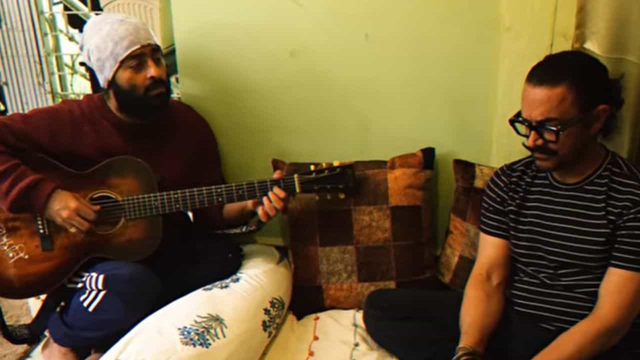 Aamir Khan Meets Arijit Singh: ഇങ്ങനെ ചെയ്യരുത്, നീ പോയാൽ നമ്മൾ എന്തുചെയ്യും? അർജിത് സിങ്ങിനടുത്ത് അപേക്ഷയുമായി ആമിർ ഖാൻ Aamir Khan Meets Arijit Singh: ഇങ്ങനെ ചെയ്യരുത്, നീ പോയാൽ നമ്മൾ എന്തുചെയ്യും? അർജിത് സിങ്ങിനടുത്ത് അപേക്ഷയുമായി ആമിർ ഖാൻ