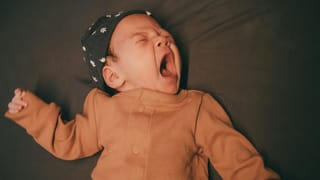 Radhika Sarathkumar: മീനയെ വിളിക്കുമ്പോള്‍ ശരത്ത് പരിസരം മറക്കും, പക്ഷെ എന്നോട് അങ്ങനെയല്ല: രാധിക