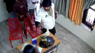 Kochi Police: അമിതവേഗം ചോദ്യം ചെയ്തു, യുവാക്കളെ മർദിച്ച് പോലീസ്; ഉദ്യോഗസ്ഥർക്കെതിരെ കേസ്