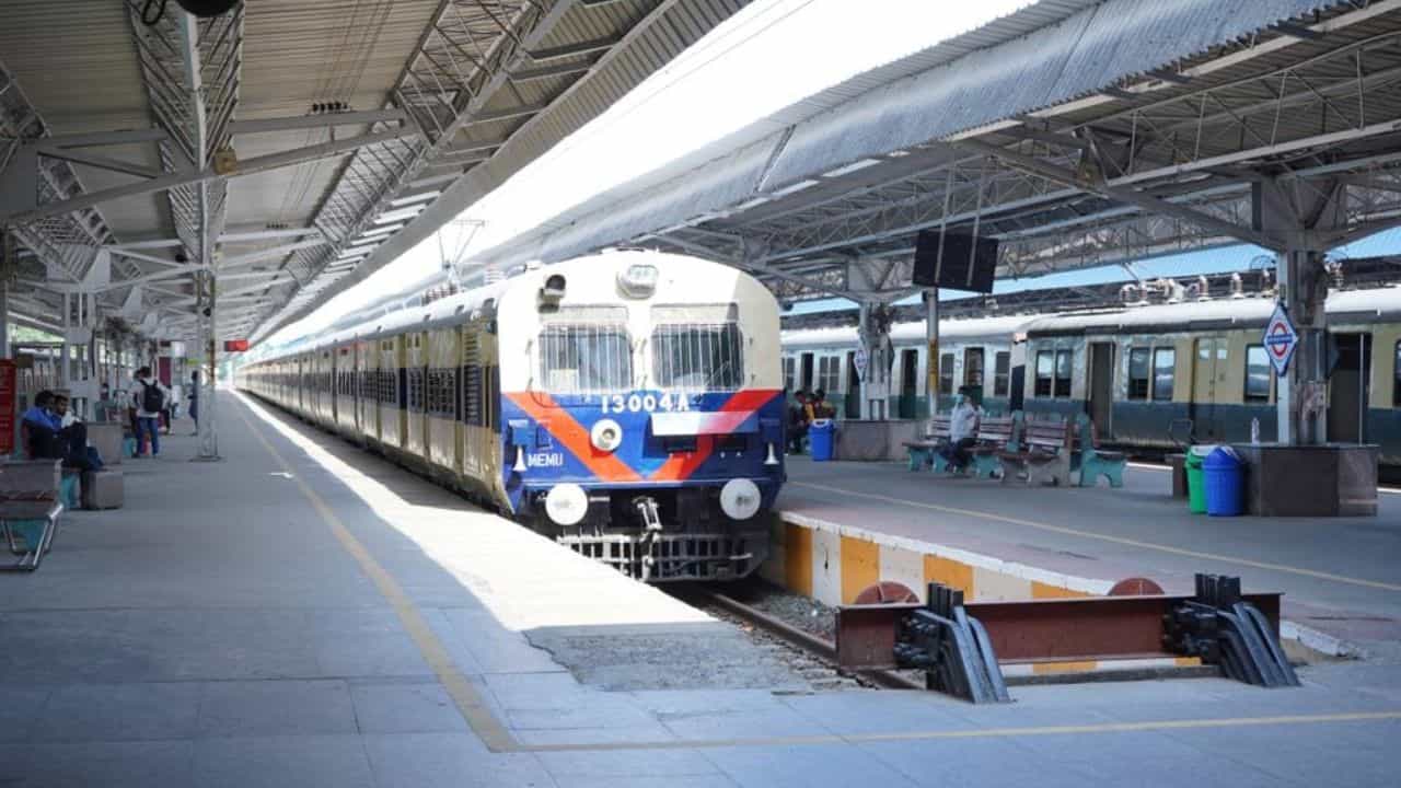 Bengaluru-Coimbatore Train: ഇവിടെ നിന്നും ബെംഗളൂരുവിലേക്ക് ട്രെയിനായി, അതും ഡബിള്‍ ഡെക്കര്‍
