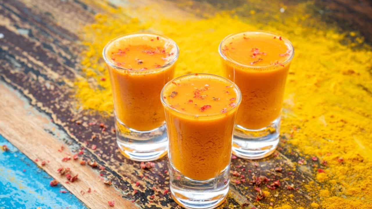 Health Tips: കുരുമുളകും നെയ്യും ചേർക്കാതെ മഞ്ഞൾ കഴിക്കരുത്...? കാരണം