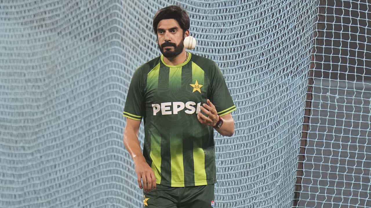 India vs Pakistan: പേസാക്രമണത്തിന് പഴയ ഗുമ്മില്ല; സ്പിന്നിലേക്ക് പാകിസ്ഥാന്റെ ഷിഫ്റ്റ്; താരിഖിനെ നോക്കിവച്ച് ഇന്ത്യ