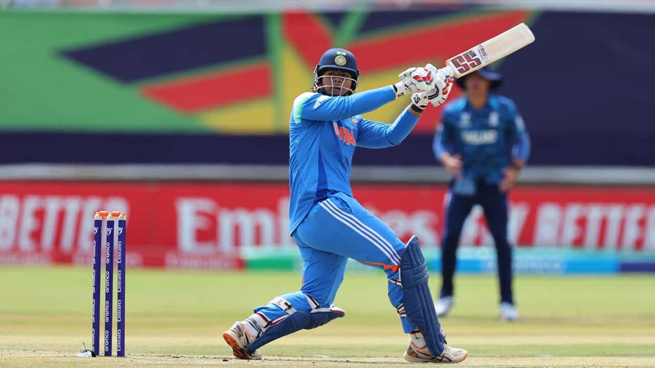 U19 Cricket World Cup: തകര്പ്പന് സെഞ്ചുറി നേടിയ ശേഷം വൈഭവ് മടങ്ങി; ഇന്ത്യയ്ക്ക് കൂറ്റന് സ്കോര് U19 Cricket World Cup: തകര്പ്പന് സെഞ്ചുറി നേടിയ ശേഷം വൈഭവ് മടങ്ങി; ഇന്ത്യയ്ക്ക് കൂറ്റന് സ്കോര്