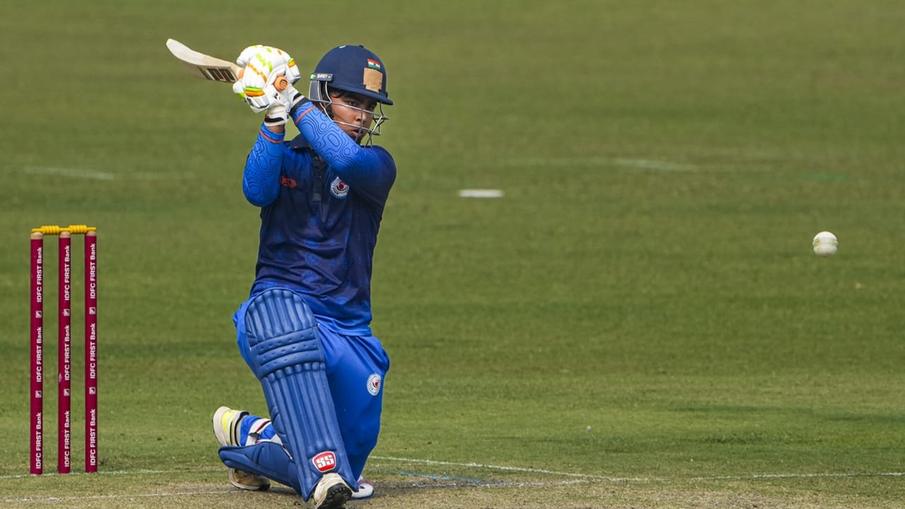 ഫെബ്രുവരി 17 മുതൽ മാർച്ച് 11 വരെ നടക്കുന്ന പരീക്ഷയ്ക്ക് അദ്ദേഹം ഹാജരാകേണ്ടതായിരുന്നു. തുടര്ച്ചയായ ടൂര്ണമെന്റുകള് മൂലം അദ്ദേഹത്തിന് സ്കൂളില് പോകാന് സാധിച്ചില്ല. ഇത് ബോർഡ് പരീക്ഷയ്ക്കുള്ള തയ്യാറെടുപ്പുകളെ ബാധിച്ചുവെന്നാണ് റിപ്പോര്ട്ട് (Image Credits: PTI).