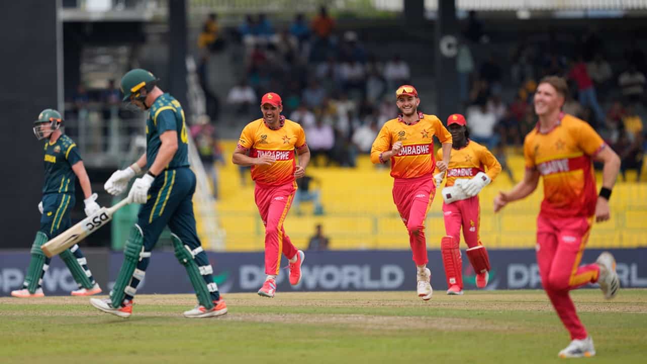 T20 World Cup 2026: ക്യാപ്റ്റൻ സ്റ്റമ്പ് ഔട്ടായി, സിംബാബ്‌വെ ഓസീസിനെയും വീഴ്ത്തി; ഇന്ത്യയുടെ റൂട്ട് ക്ലിയര്‍!