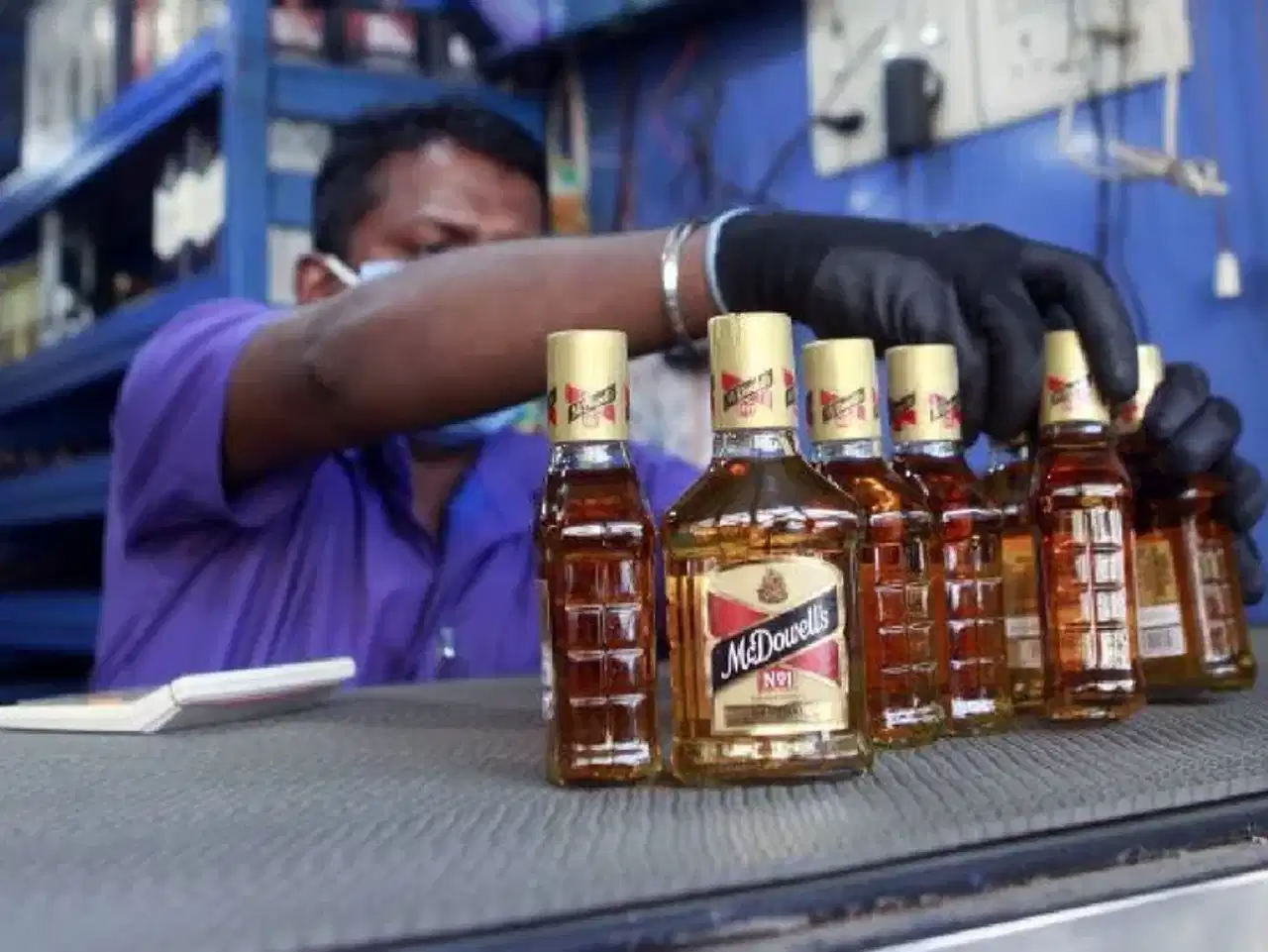 Bar timings Kerala : സംസ്ഥാനത്ത് ബാറുകളുടെ പ്രവർത്തന സമയം നീട്ടുന്നു, പുതിയ സമയക്രമം Bar timings Kerala : സംസ്ഥാനത്ത് ബാറുകളുടെ പ്രവർത്തന സമയം നീട്ടുന്നു, പുതിയ സമയക്രമം