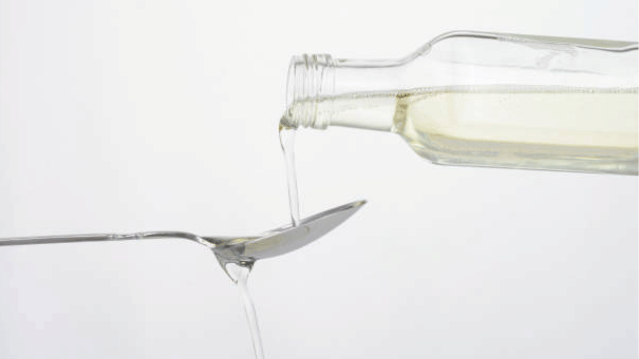 കഴിഞ്ഞ വർഷം ഓണക്കാലത്ത് വെളിച്ചെണ്ണ വിലയിൽ വൻ കുതിപ്പാണ് രേഖപ്പെടുത്തിയത്. സപ്ലൈകോയിൽ സബ്സിഡി വെളിച്ചെണ്ണ 339 രൂപയ്ക്കും കേര വെളിച്ചെണ്ണ 457 രൂപയ്ക്കുമായിരുന്നു വിറ്റഴിച്ചിരുന്നത്. 
