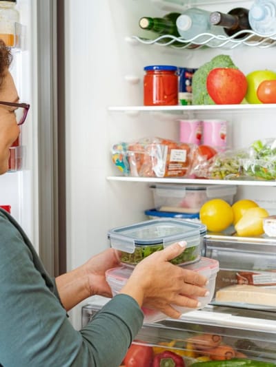 സ്റ്റീലോ ഗ്ലാസോ? ഫ്രിഡ്ജിൽ ഭക്ഷണം സൂക്ഷിക്കാൻ സുരക്ഷിതം ഏത്