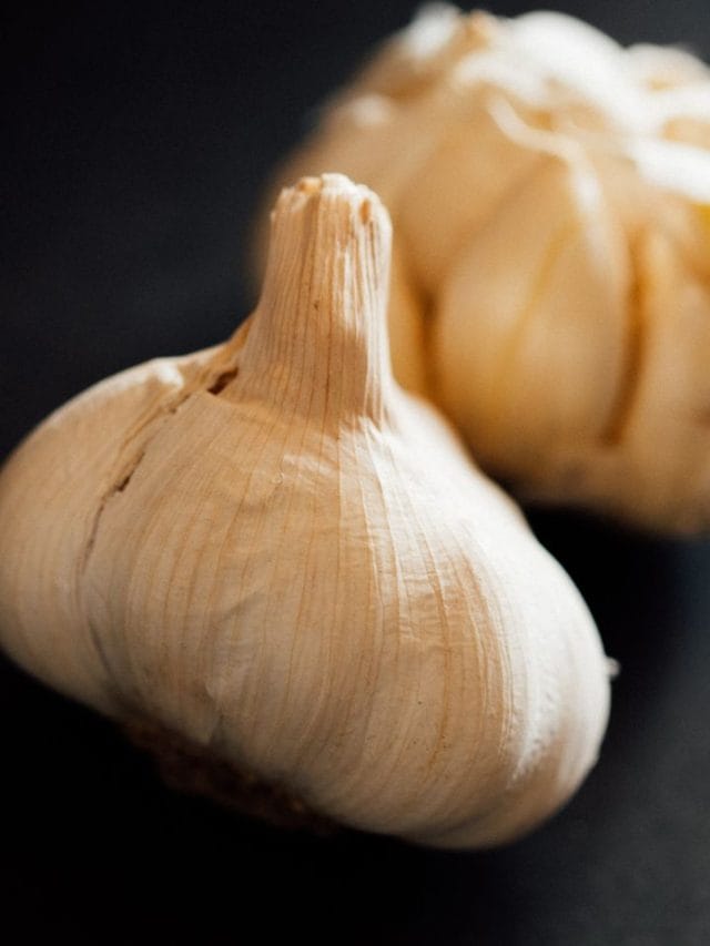 വെളുത്തുള്ളി ഫ്രിഡ്ജിൽ വെച്ചാൽ വിഷമാകുമോ? സത്യമറിയാം