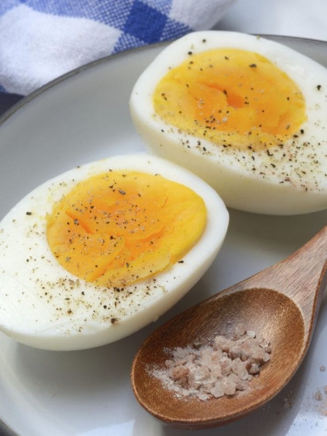 മുട്ട പുഴുങ്ങിയത് കഴിക്കുമ്പോൾ കുരുമുളക് നിർബന്ധമാണോ?