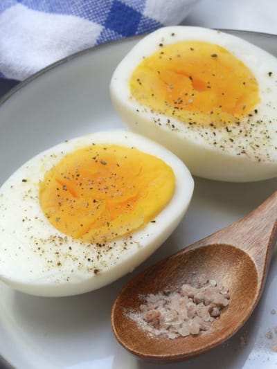 മുട്ട പുഴുങ്ങിയത് കഴിക്കുമ്പോൾ കുരുമുളക് നിർബന്ധമാണോ?