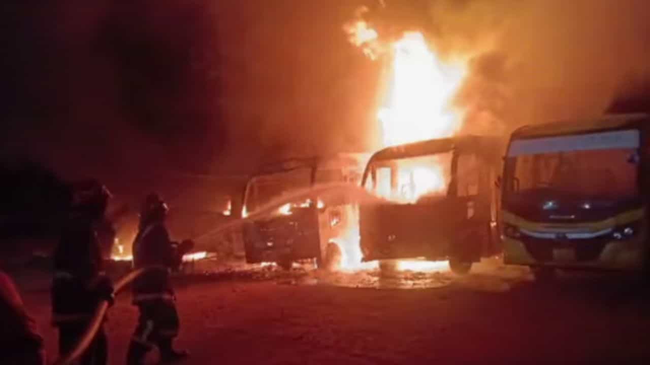 Thiruvananthapuram School Fire Accident: തിരുവനന്തപുരം ട്രിവാൻഡ്രം സ്കോട്ടിഷ് സ്കൂളിൽ തീപിടിത്തം; 3 ബസുകൾ കത്തിനശിച്ചു