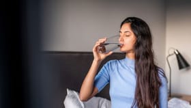 രാവിലെ എഴുന്നേറ്റ ഉടൻ എത്ര ഗ്ലാസ് വെള്ളം കുടിക്കണം?