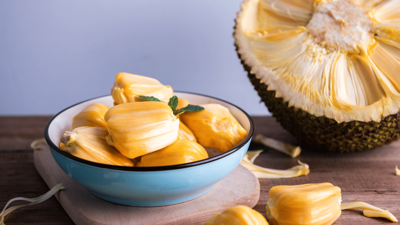 JackFruit Recipe: ചക്ക മുറിക്കുമ്പോൾ‌ ഈ ഭാ​ഗം കളയല്ലേ.... ഒന്നല്ല, മൂന്ന് വിഭവങ്ങൾ ഉണ്ടാക്കാം