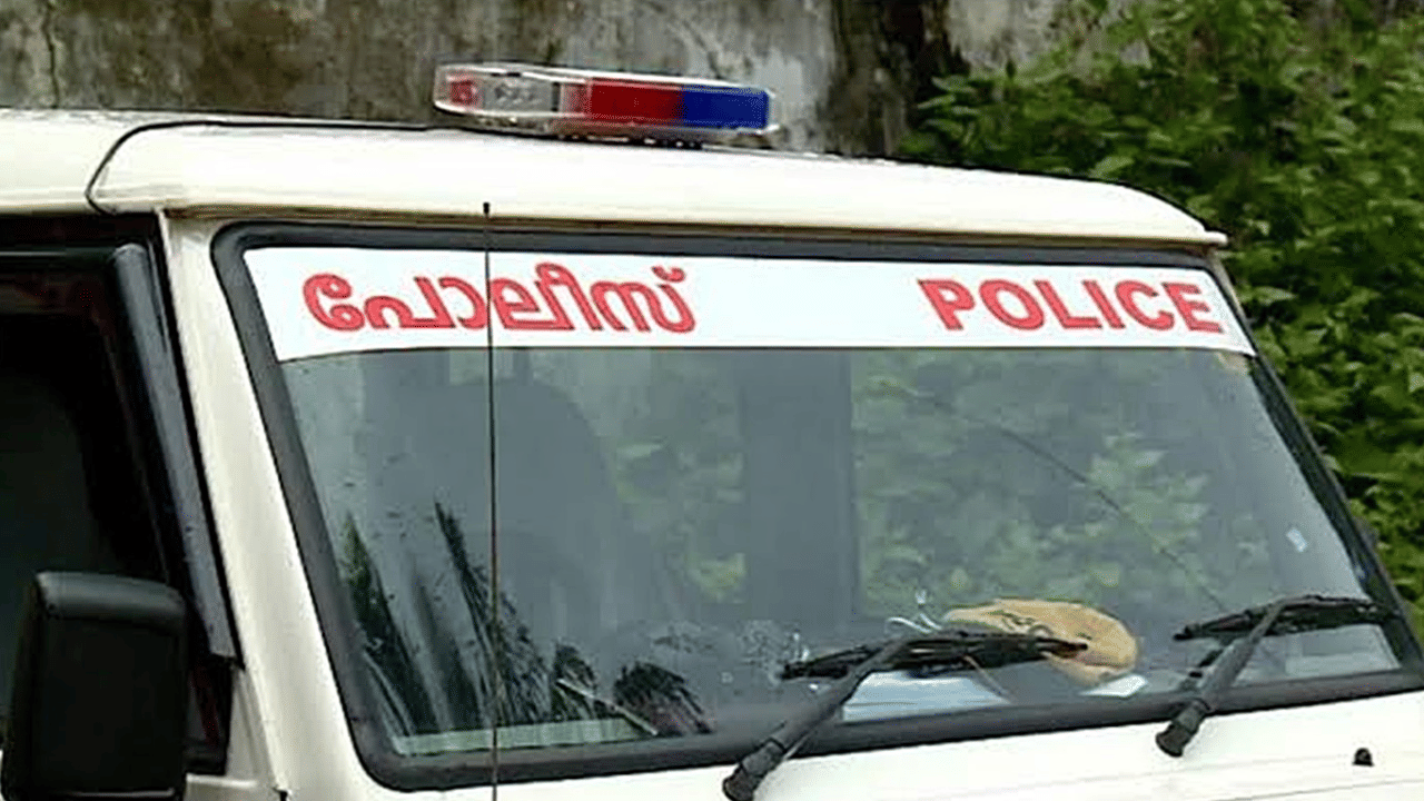 കാമുകിയുടെ നഗ്ന വീഡിയോകളും ഫോട്ടോകളും ബന്ധുക്കൾക്കും സുഹൃത്തുക്കൾക്കും അയച്ചു; കാമുകനെതിരെ കേസ്