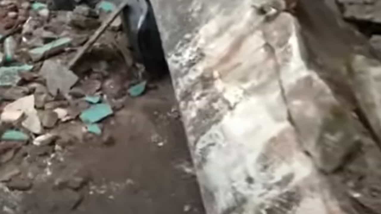 കോഴിക്കോട് വലിയങ്ങാടിയിൽ കോൺക്രീറ്റ് സ്ലാബ് തകർന്ന് മൂന്ന് തൊഴിലാളികൾ മരിച്ചു