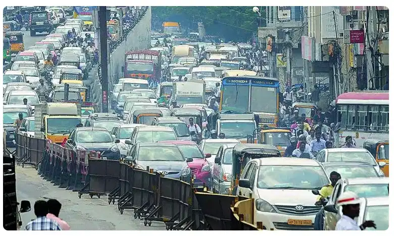 NH traffic jam Kerala: എന്നാണ് ഈ ദേശീയപാതയിലെ കുരുക്കൊന്ന് അഴിയുക, ചിറങ്ങര, മുരിങ്ങൂർ മേഖലയിലെ ഗതാഗതം തീരാദുരിതമാകുന്നു NH traffic jam Kerala: എന്നാണ് ഈ ദേശീയപാതയിലെ കുരുക്കൊന്ന് അഴിയുക, ചിറങ്ങര, മുരിങ്ങൂർ മേഖലയിലെ ഗതാഗതം തീരാദുരിതമാകുന്നു