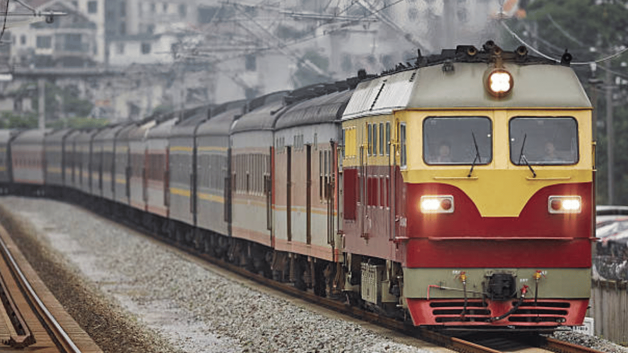 Vishu Train Booking: ബെംഗളൂരു മലയാളികളേ, വിഷുവിന് നാട്ടിലെത്തണോ, ടിക്കറ്റുകൾ ബാക്കി ഈ ട്രെയിനുകളിൽ