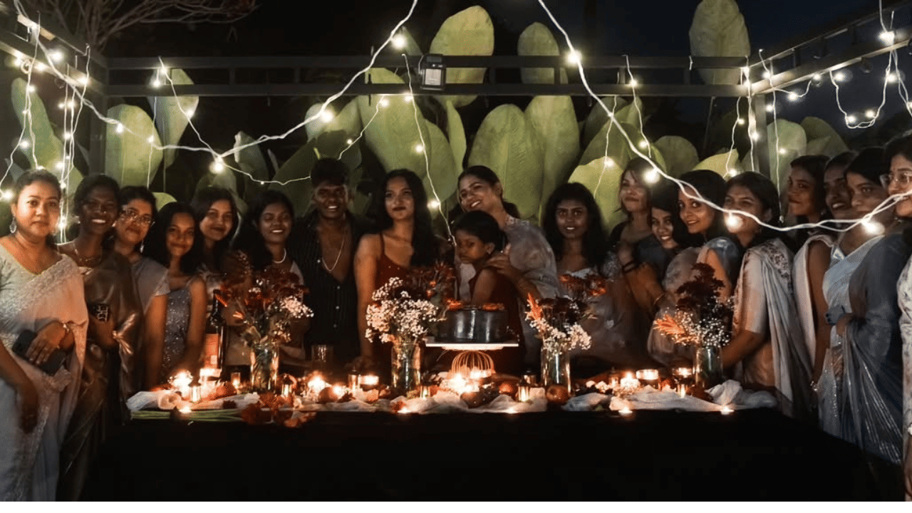 വിവാഹത്തിന് മുമ്പ് അടുത്ത സുഹൃത്തുക്കൾ മാത്രം പങ്കെടുത്ത ആഘോഷത്തിന്റെ ചിത്രങ്ങളാണ് ഇൻസ്റ്റഗ്രാമിൽ പങ്കുവെച്ചത്. പതിവുപോലെ കറുപ്പ് വേഷത്തിലാണ് വേടൻ എത്തിയത്. ചുവപ്പു സ്ലീവ് ലെസ് ഗൗണാണ് നവമിലതയുടെ വേഷം.