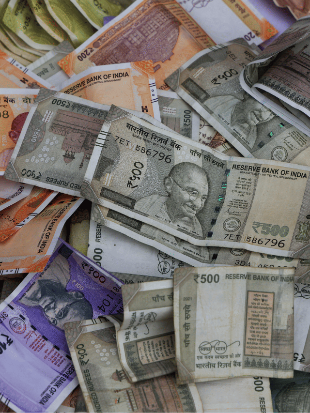 അടിസ്ഥാന ശമ്പളം 54,000 രൂപ, അക്കൗണ്ടിൽ എന്ന് എത്തും?