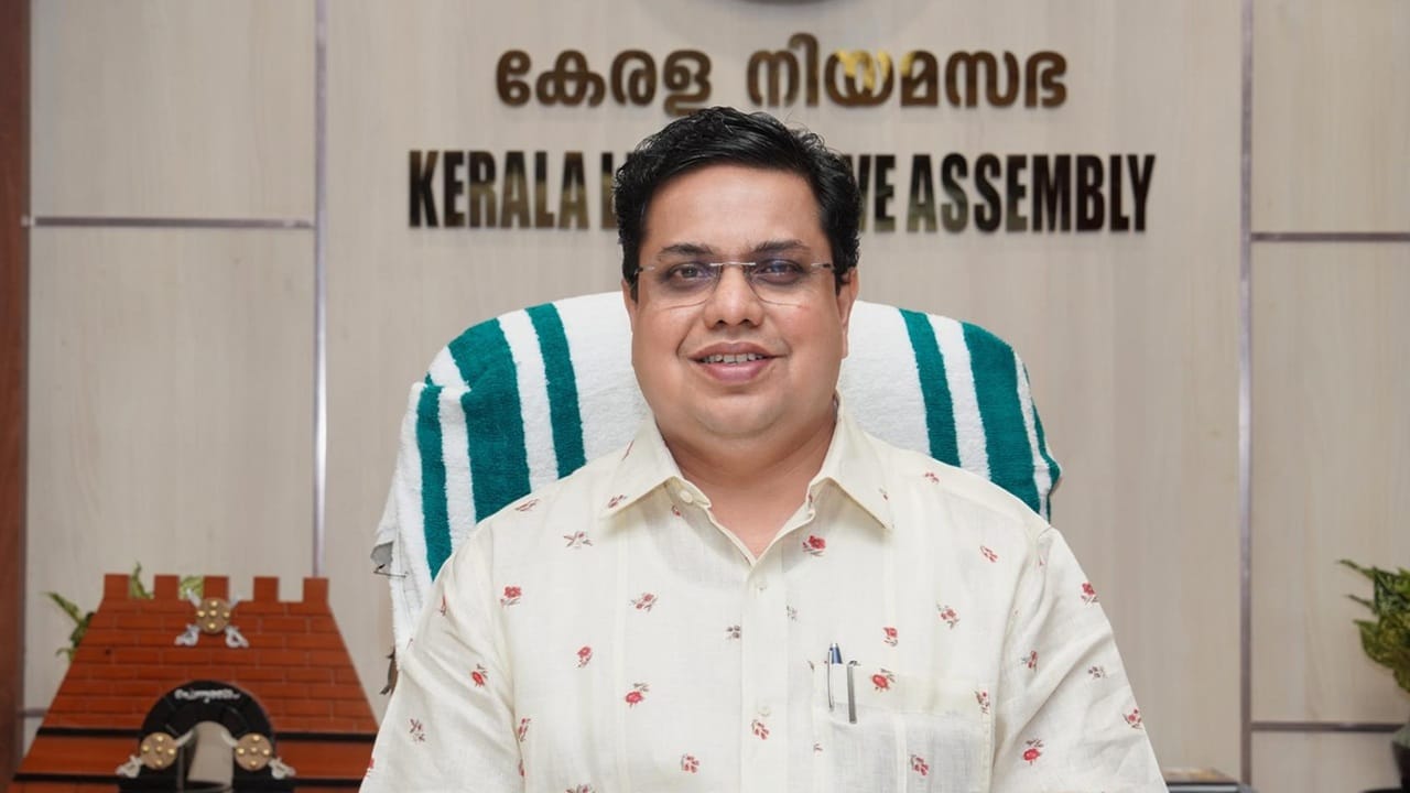 സ്പീക്കര്‍ എഎന്‍ ഷംസീറും ഇത്തവണ മത്സരിക്കുന്നില്ല. തലശേരിയായിരുന്നു ഷംസീറിന്റെ മണ്ഡലം. ഇത്തവണ കാരായി രാജനാണ് സ്ഥാനാര്‍ത്ഥി.