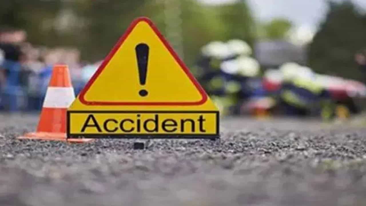Kozhikode Accident: കോഴിക്കോട് വാഹനാപകടത്തിൽ 3 എംബിബിഎസ് വിദ്യാർത്ഥികൾ മരിച്ചു