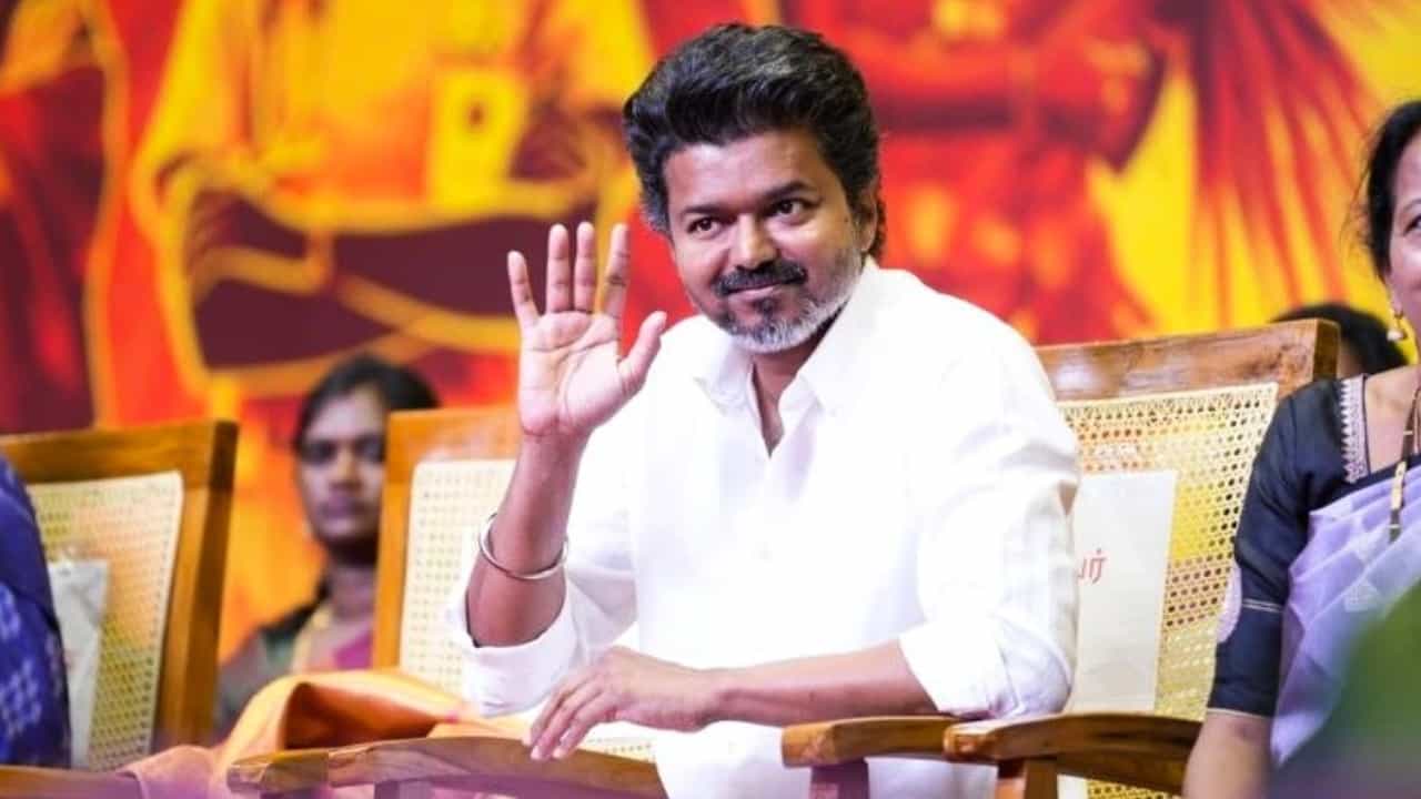 Actor Vijay: വിജയ് മത്സരിക്കുന്ന സീറ്റുകൾ ഒന്നല്ല, സ്ഥാനാർത്ഥി പ്രഖ്യാപനം പൂർത്തിയായി Actor Vijay: വിജയ് മത്സരിക്കുന്ന സീറ്റുകൾ ഒന്നല്ല, സ്ഥാനാർത്ഥി പ്രഖ്യാപനം പൂർത്തിയായി