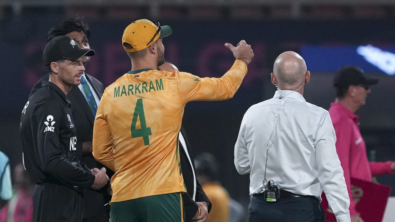 ഐഡന്‍ മര്‍ക്രം, ക്വിന്റോണ്‍ ഡി കോക്ക്, റിയാന്‍ റിക്കല്‍ട്ടണ്‍, ഡെവാള്‍ഡ് ബ്രെവിസ്, ട്രിസ്റ്റണ്‍ സ്റ്റബ്‌സ് എന്നിവര്‍ പ്രോട്ടീസിന്റെ ബാറ്റിങിന് കരുത്ത് പകരും. മാര്‍ക്കോ യാന്‍സന്‍, കോര്‍ബിന്‍ ബോഷ്, കേശവ് മഹാരാജ് എന്നിവരാണ് ഓള്‍ റൗണ്ടര്‍മാര്‍. കഗിസോ റബാദ, ലുങ്കി എന്‍ഗിഡി എന്നിവരാണ് സ്‌പെഷ്യലിസ്റ്റ് പേസര്‍മാര്‍  (Image Credits: PTI).