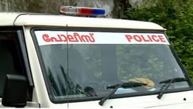 ആലപ്പുഴയിൽ ഭാര്യയ്ക്ക് മെസ്സേജ് അയച്ചതിന് അയൽവാസിയെ ഭർത്താവ്....