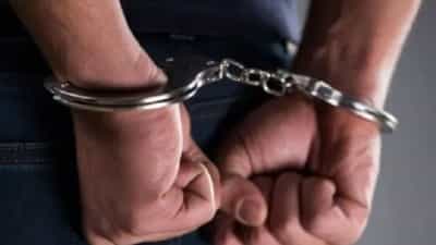 തൃശ്ശൂരിൽ പങ്കാളിയുടെ ശരീരത്തില്‍ മദ്യം ഒഴിച്ചു തീ കൊളുത്തി; സ്പാ ഉടമ പിടിയില്‍